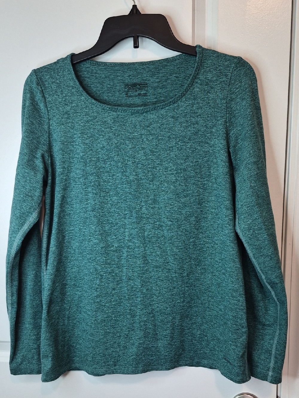 Patagonia Women's Teal Scoop Neck Long Sleeve Top Size M